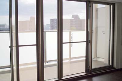 北九州市小倉南区 オフィス・マンション（見切り縁 窓枠）の内装塗装